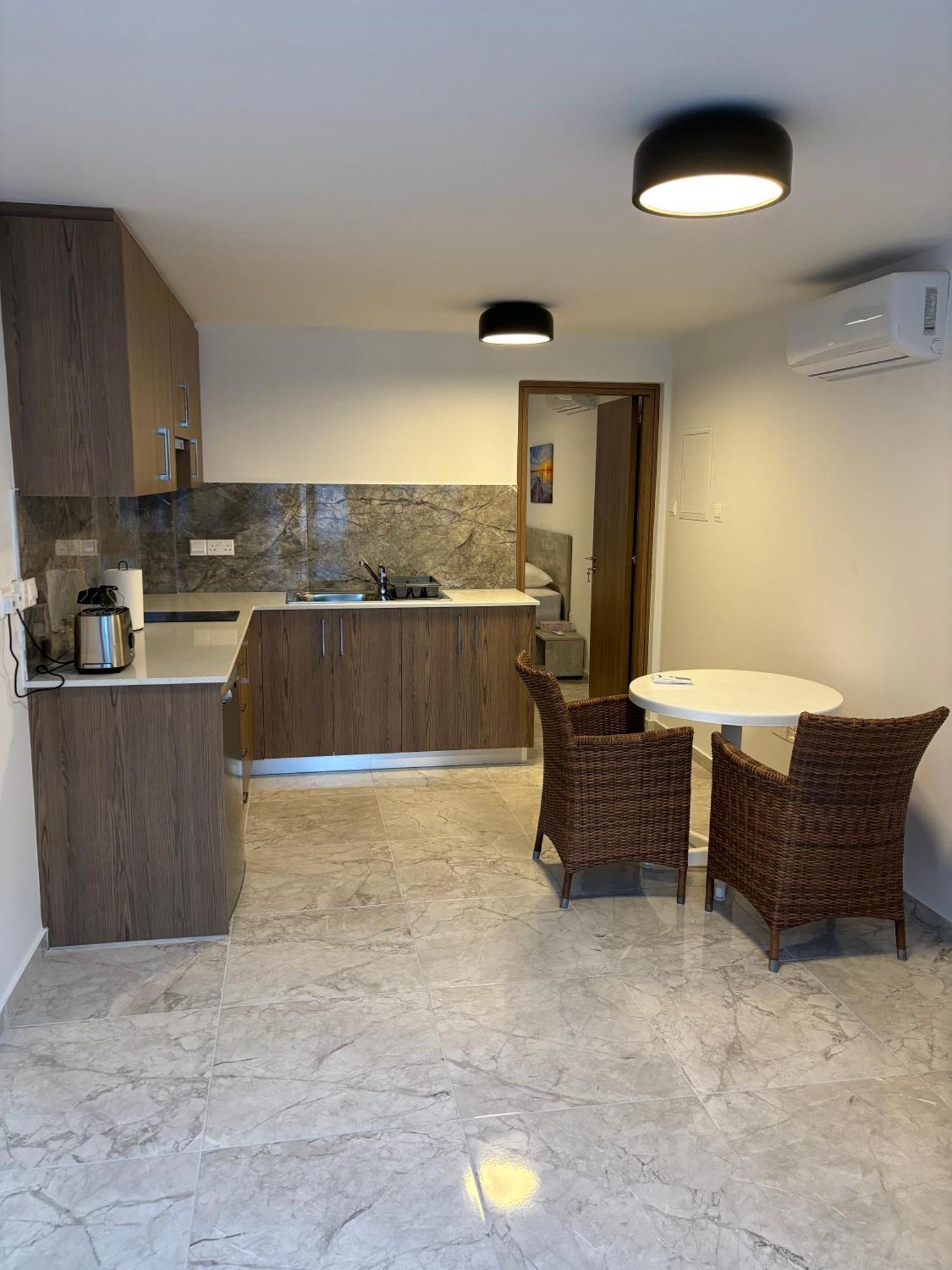 Luca Apts Napa Айя Напа Екстериор снимка